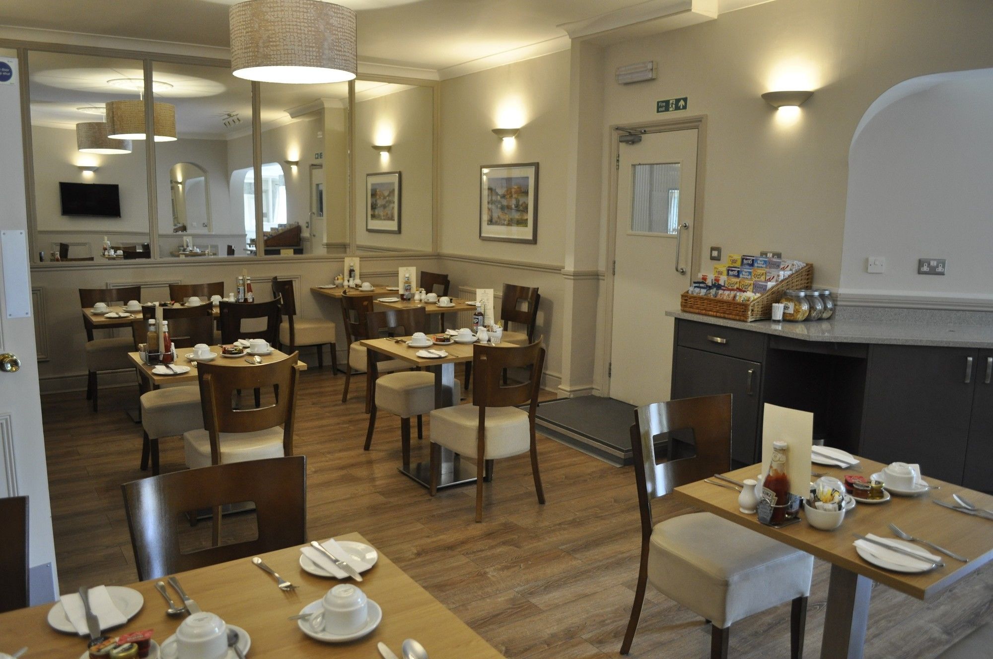 Hayward'S At The Grasmere Keynsham Exterior photo